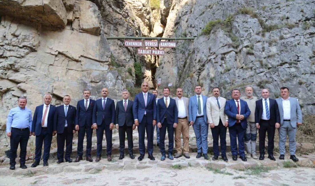 Bakan Ersoy, Cehennem Deresi Kanyonu’nda incelemelerde bulundu Kültür ve Turizm Bakanı Mehmet Nuri Ersoy, Artvin’in Ardanuç ilçesinde