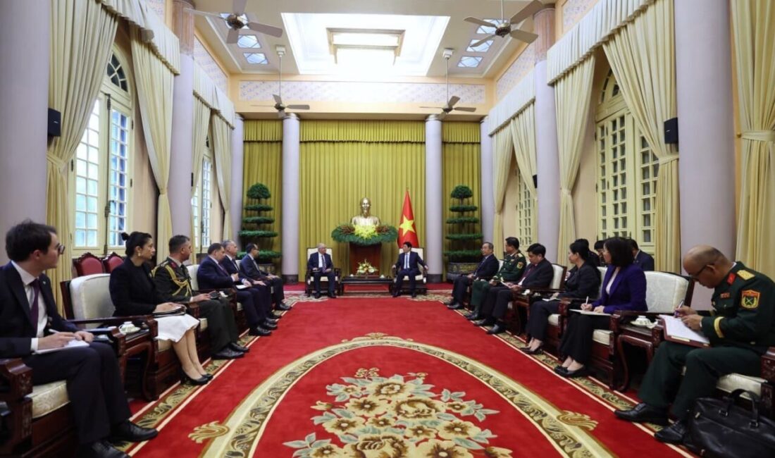 Bakan Güler, Vietnam Devlet Başkanı Luong ile görüştü Milli Savunma Bakanı Yaşar Güler, Vietnam’daki temasları kapsamında başkent Hanoi’de