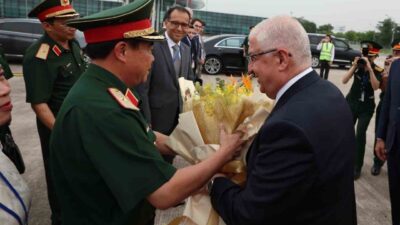 Savunma Bakanı Yaşar Güler, Vietnam Savunma Başkanı Phan Van Giang’ın