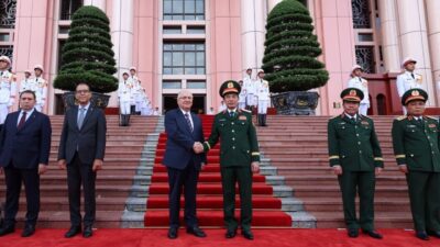 Milli Savunma Bakanı Yaşar Güler, Hanoi’de Vietnam Savunma Bakanı Phan