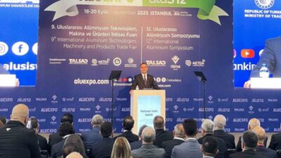 Sanayi ve Teknoloji Bakanı Mehmet Fatih Kacır, sanayide istihdamı 3