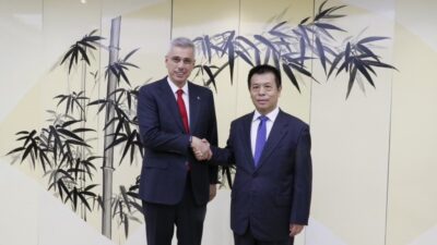 Sağlık Bakanı Kemal Memişoğlu, resmi temaslara bulunmak üzere geldiği Pekin’de