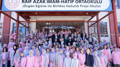 Millî Eğitim Bakanı Yusuf Tekin, Erzurum programı kapsamında sürpriz bir
