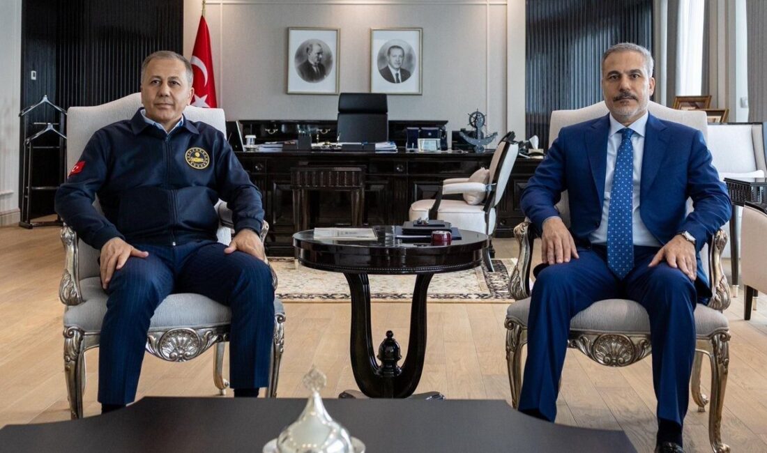 Bakan Yerlikaya, Bakan Fidan’ı ziyaret etti İçişleri Bakanı Ali Yerlikaya, Dışişleri Bakanı Hakan Fidan’ı ziyaret etti.