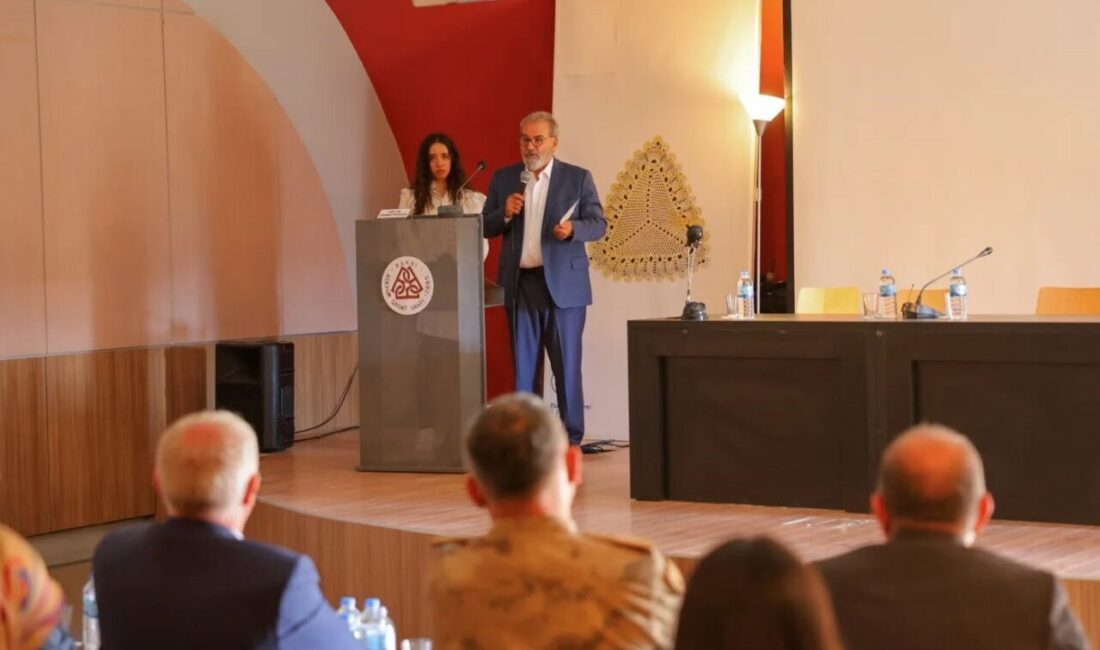 Baksı Müzesi’nde iki gün sürecek olan sempozyumunun ilki tamamlandı Baksı Müzesi’nde ’Kültür, Sanat ve İdare Hukuku Sempozyumu’ gerçekleştirildi. Baksı