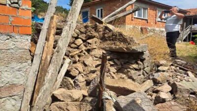 Balıkesir’in Sındırgı ilçesinde 4.9 büyüklüğünde deprem meydana geldi. Deprem, İzmir,