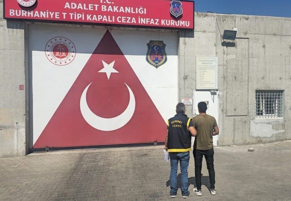Balıkesir’de eş zamanlı operasyonda 41 aranan şahıs yakalandı Balıkesir İl Emniyet Müdürlüğü ekipleri, kamu düzeninin sağlanması ve suçluların