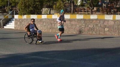 Balıkesir’in Ayvalık ilçesinde; Balıkesir Valiliği ve Türkiye Atletizm Federasyonu izinleriyle