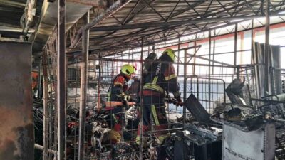 Balıkesir’in Edremit ilçesine bağlı Altınoluk Mahallesi’nde bir zincir markete ait