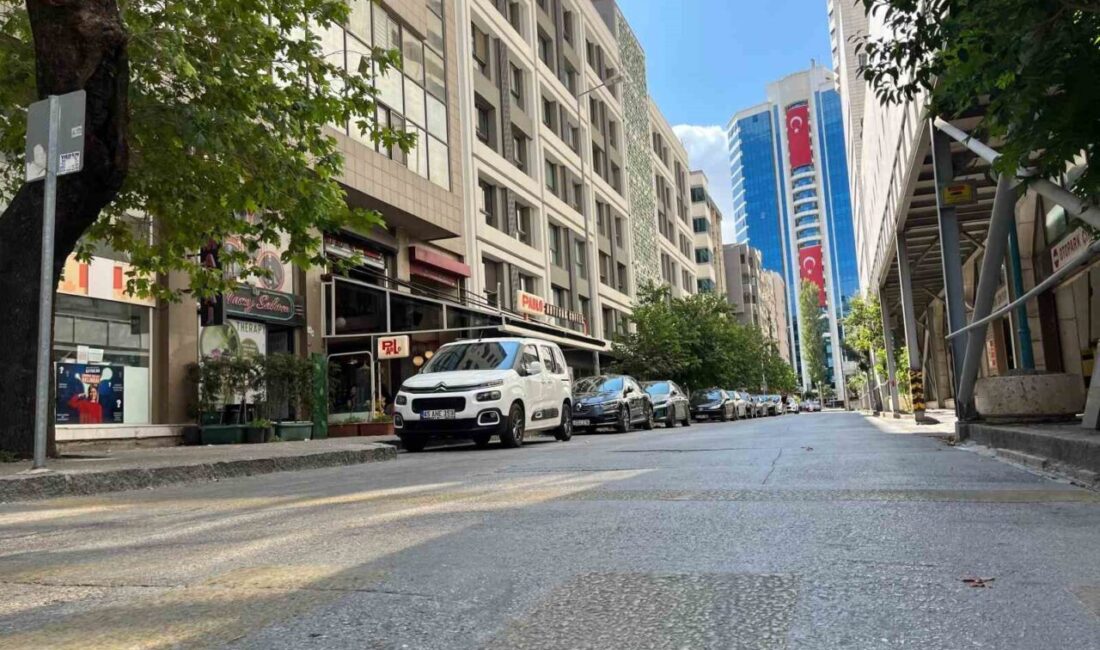 Balıkesir’deki deprem İzmir’de de hissedildi Balıkesir’in Sındırgı ilçesinde meydana gelen 4.9 büyüklüğündeki deprem, İzmir ve