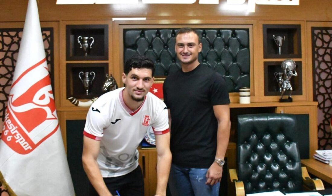 Balıkesirspor transferde Ali Topçu ve Harun Toprak’a imza attırdı TFF 3. Lig 4. Grup ekiplerinden Balıkesirspor, Ali Topçu ve