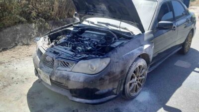 Gönen-Bandırma yolunda seyir halindeki bir otomobilde alev topuna döndü. Edinilen