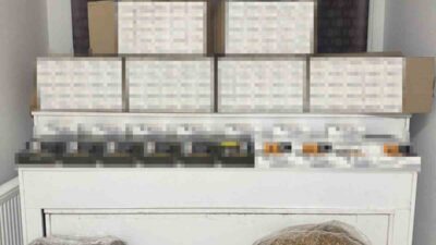 Kocaeli’nin İzmit ilçesinde polis ekiplerince bir araçta yapılan aramada bandrolsüz