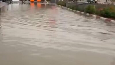 Bartın’ın Kozcağız beldesi etkili olan sağanak yağış nedeniyle caddeler nehre