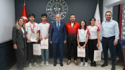 DÜZCE(İHA) –Türkiye’de şampiyonalarında elde ettikleri derecelerle dikkat çeken oryantiring sporcularını