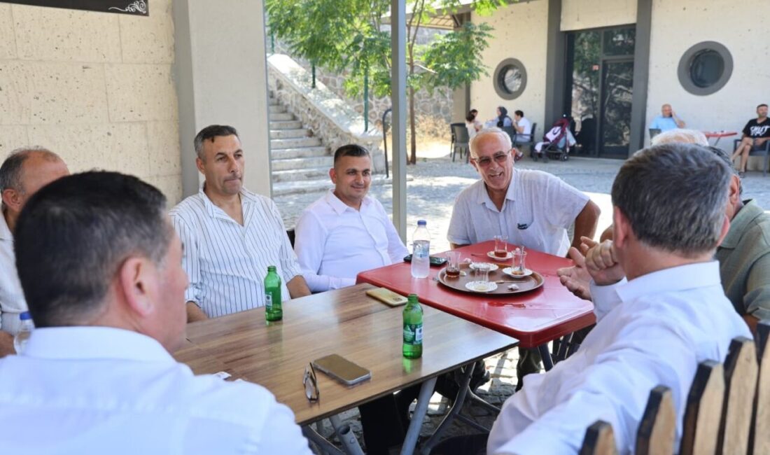 Başkan Balaban Akgedik’te vatandaşları dinledi Her fırsatta halkla iç içe olmaya devam eden Yunusemre Belediye