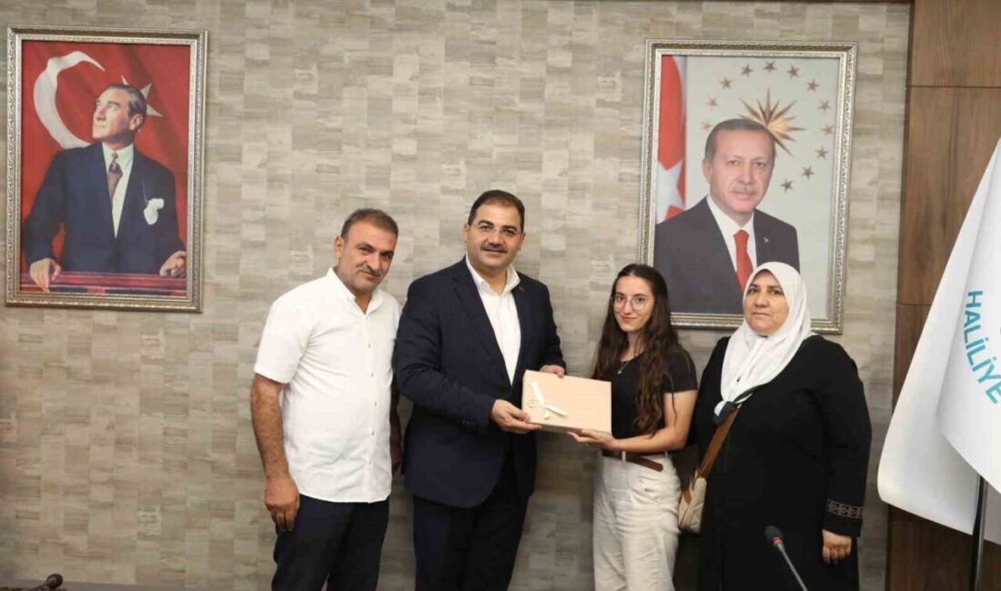 Başkan Canpolat’tan başarılı öğrencilere ödül Haliliye Belediye Başkan Mehmet Canpolat, üniversiteye hazırlık kurslarında başarı elde