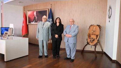 Aydın Büyükşehir Belediye Başkanı Özlem Çerçioğlu, eski Turizm Bakanı Atilla