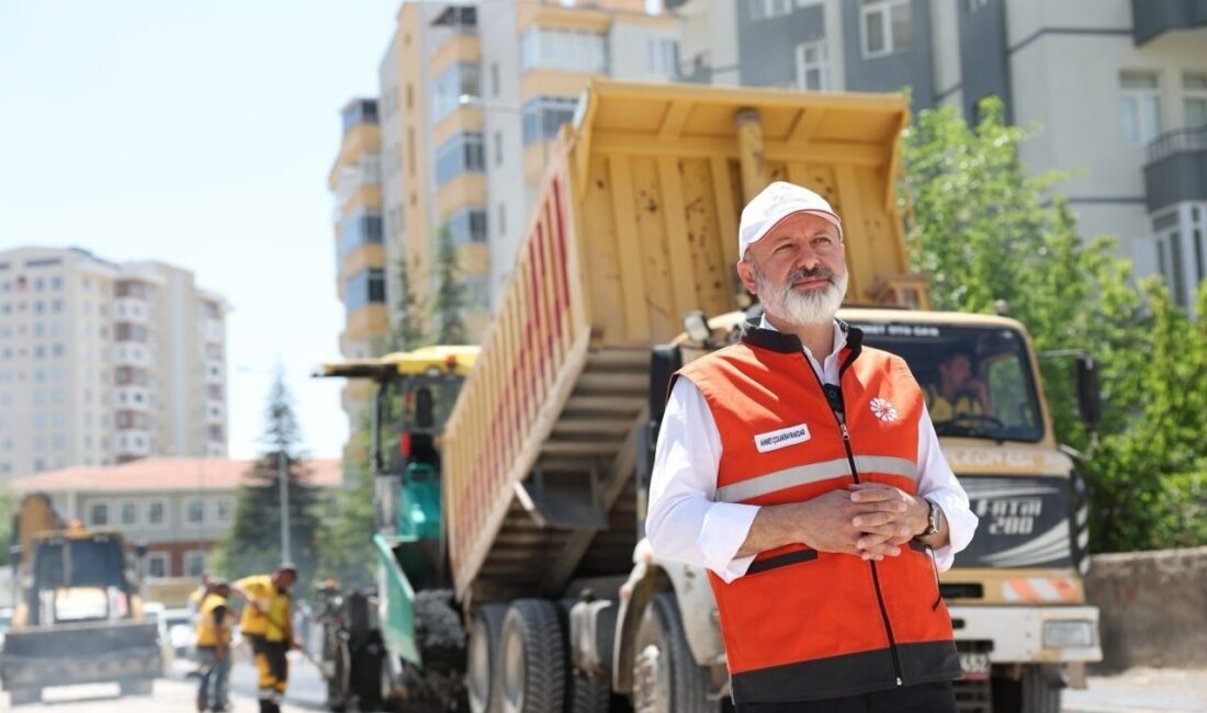 Başkan Çolakbayrakdar, “Yerli ve milli, Türkiye’nin en güçlü asfalt plentiyle rekorlara koşuyoruz” Kayseri’nin en yüksek kapasiteye sahip asfalt plentine sahip olan ve