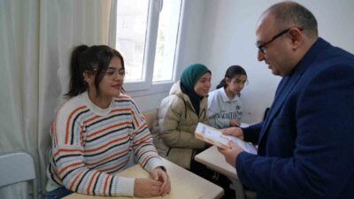 Mersin’in Erdemli Belediye Başkanı Mustafa Kara, gençlerin eğitime erişimini kolaylaştırmak