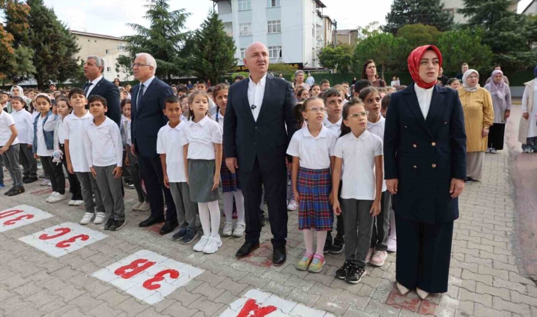 Darıca Belediye Başkanı Muzaffer Bıyık, yeni eğitim öğretim yılının başlamasıyla