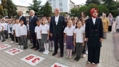 Darıca Belediye Başkanı Muzaffer Bıyık, yeni eğitim öğretim yılının başlamasıyla