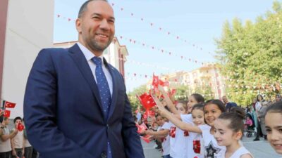 Niğde Belediye Başkanı Emrah Özdemir, 2025-2026 eğitim-öğretim yılının başlamasıyla ilgili