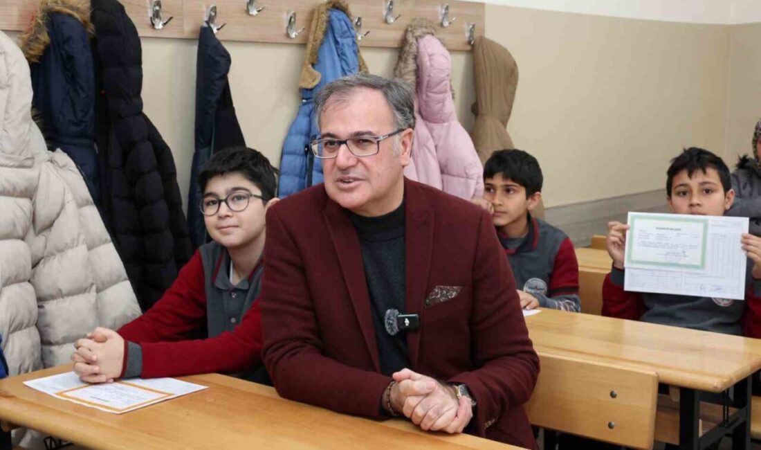 Başkan Özdoğan: “Eğitime katkı sunmaya devam edeceğiz” Hacılar Belediye Başkanı Bilal Özdoğan, 2025-2026 eğitim-öğretim yılının başlaması dolayısıyla