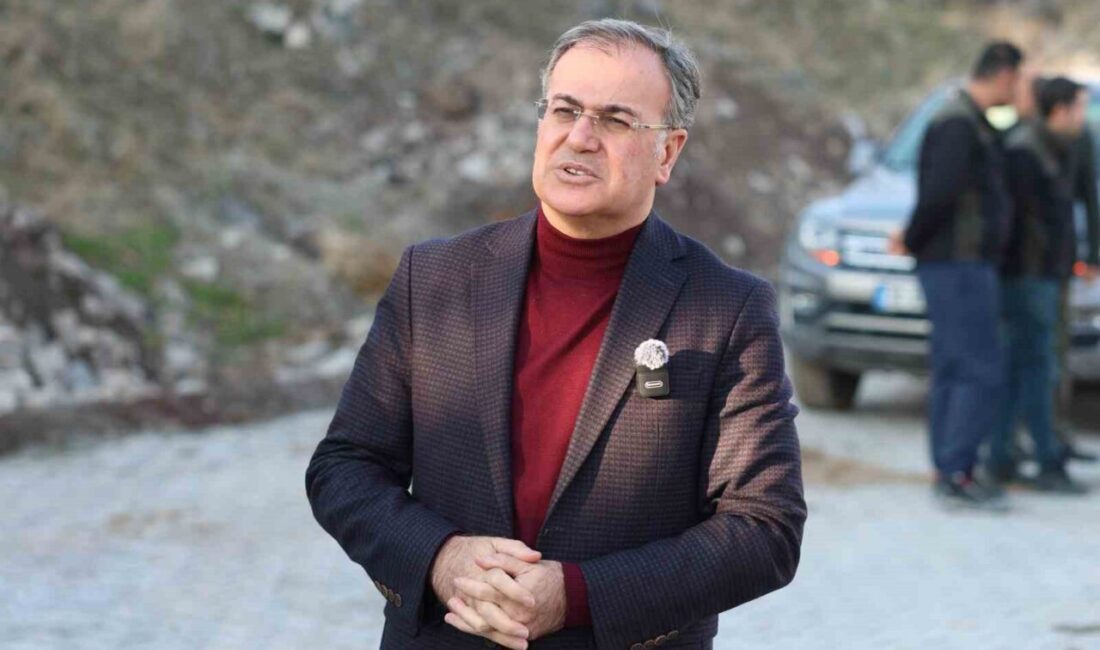 Başkan Özdoğan: “Yeni yollarımız hemşehrilerimizin yaşam kalitesini artıracak” Hacılar Belediye Başkanı Bilal Özdoğan, ilçede altyapı ve ulaşım yatırımlarına
