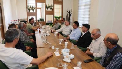 Hacılar Belediye Başkanı Bilal Özdoğan, mahalle muhtarlarıyla bir araya gelerek