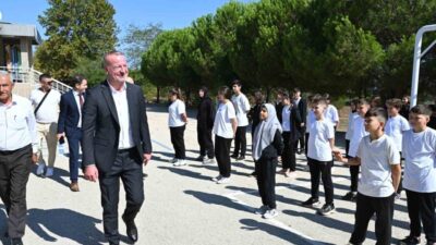 Karacabey Belediye Başkanı Fatih Karabatı, Okul Aile Birliği Başkanı Gamze