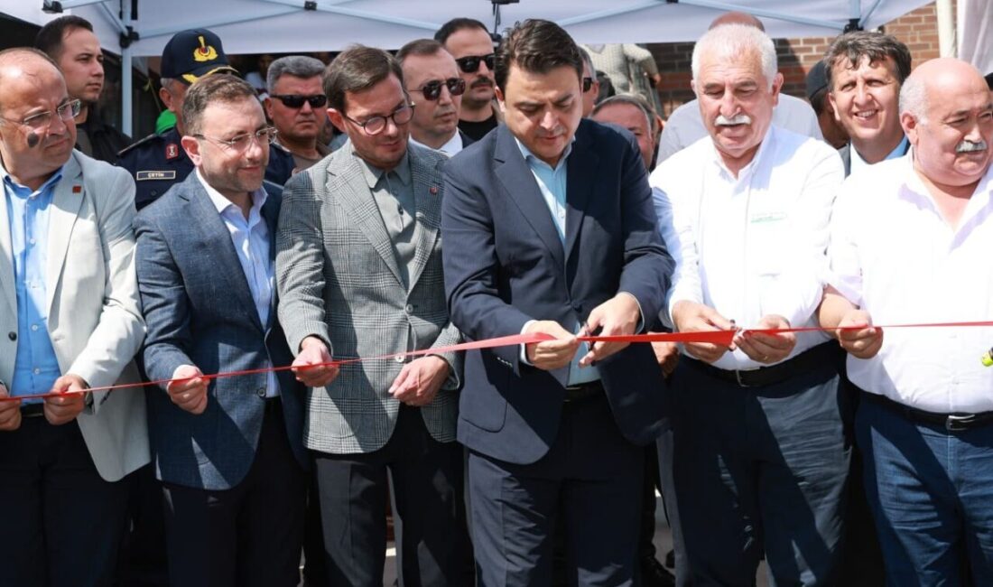 Tokat’ın Artova ilçesinde yapımı tamamlanan cemevi, düzenlenen törenle hizmete açıldı.