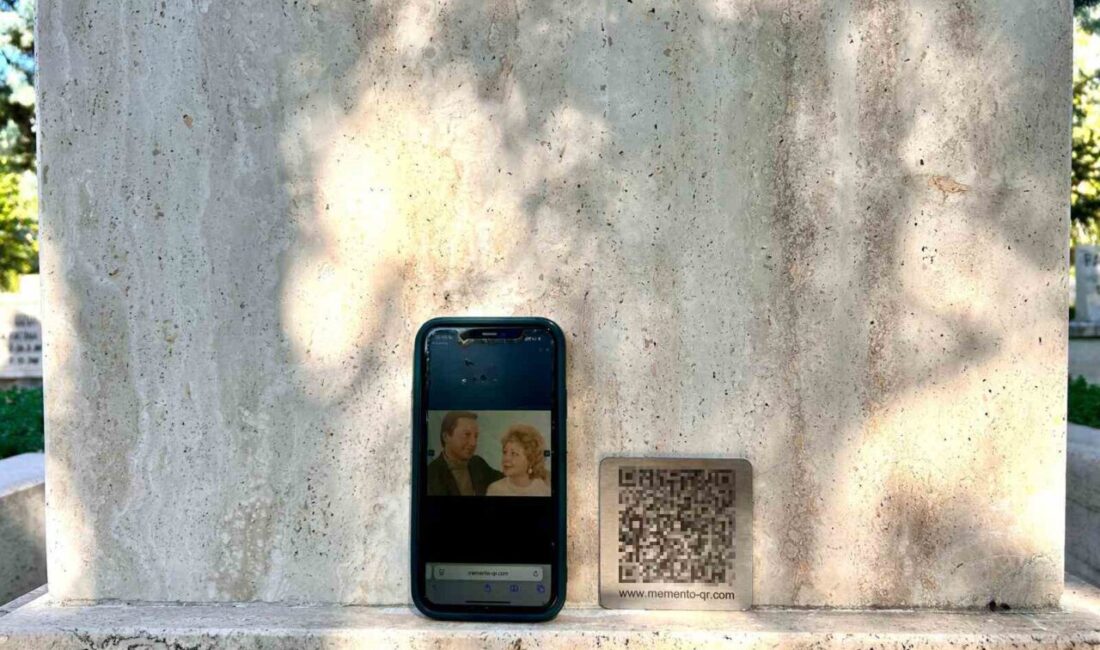 Ankara’da mezar taşlarına eklenen QR kodlar sayesinde vatandaşlar, hayatını kaybeden