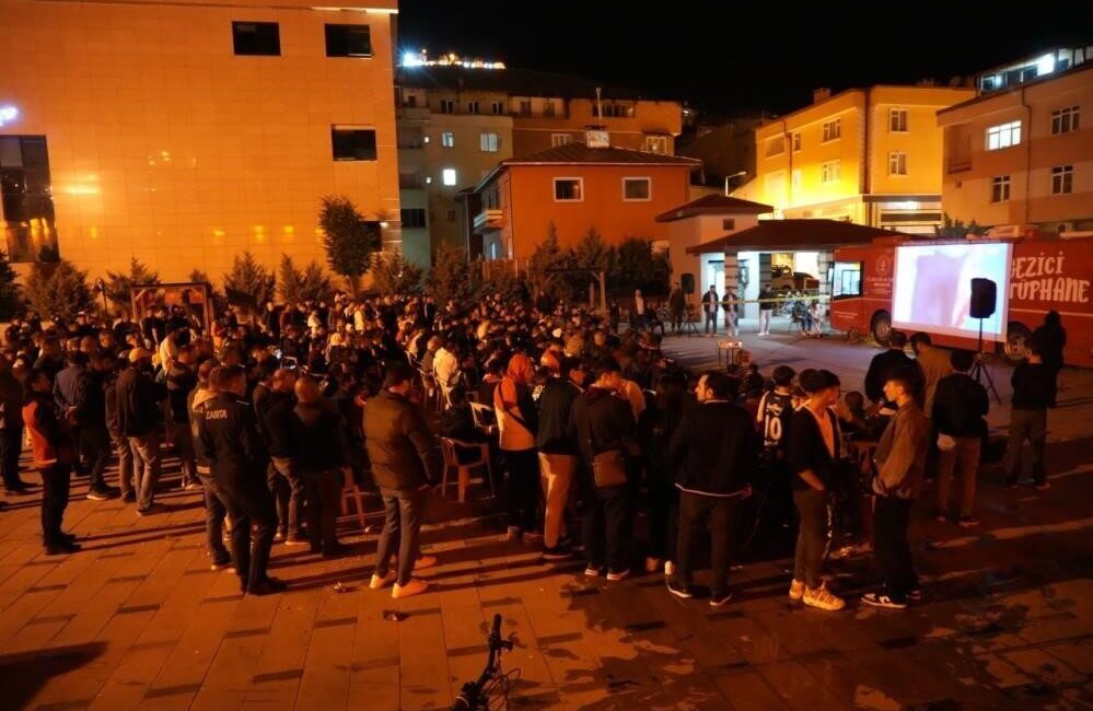 A Milli Basketbol Takımının final maçı için Saray Bahçesi Kent