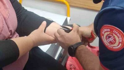 Batman Eğitim ve Araştırma Hastanesi kırmızı alanda bir vatandaşın bileğine