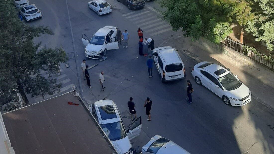 Batman’da meydana gelen trafik kazasında bir kadın sürücü yaralandı. Edinilen