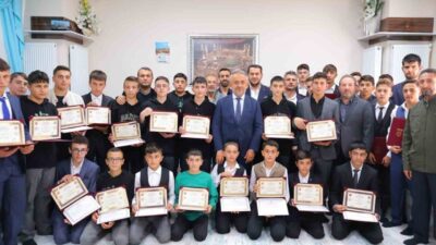Bayburt İl Müftülüğüne bağlı Kur’an kurslarında hafızlık eğitimini tamamlayarak Diyanet