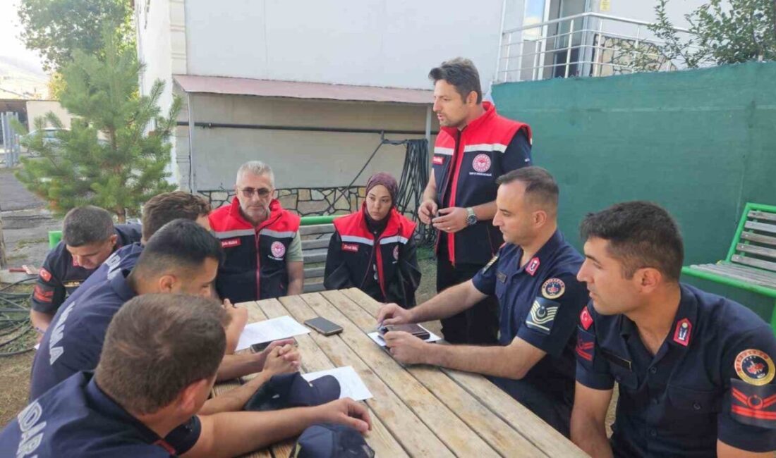 Bayburt’ta jandarma personeline ‘Mera Kanunu’ bilgilendirmesi Bayburt İl Tarım ve Orman Müdürlüğü tarafından Demirözü İlçe Jandarma