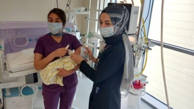 Konya’da park halindeki bir otomobilin bagajının üzerine bez torba içerisinde