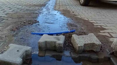 İzmir’in Bergama ilçesinde şebeke hattında meydana gelen patlak nedeniyle 15