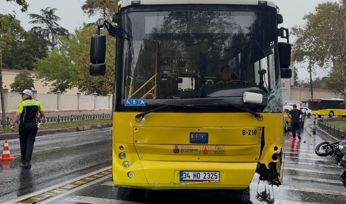 Beşiktaş’ta etkili olan yağışın etkisiyle direksiyon hakimiyetini kaybeden İETT otobüsü