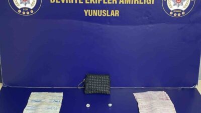 İstanbul’un Beşiktaş ilçesinde uygulama yapan motosikletli yunus polisi, şüphe üzerine