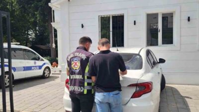 İstanbul’un Beşiktaş ilçesinde tek teker üstünde tehlikeli yolculuk yapan sürücünün