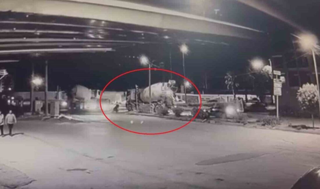 Hatay’ın Antakya ilçesinde beton mikseri, motosikleti ezerek üzerinden geçti. Motosikletten