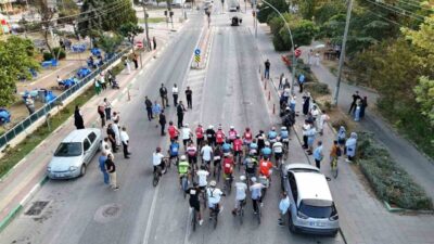 Bursa’nın Yenişehir ilçesinde düzenlenen bisiklet yarışması renkli anlara sahne oldu.
