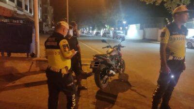 Bilecik’in Osmaneli İlçe Emniyet Müdürlüğü Trafik Ekipleri, ilçe genelinde sürücülerin