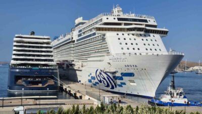 Muğla’nın Bodrum ilçesine gelen “Luminara” ile “Aroya” adlı yolcu gemileri,