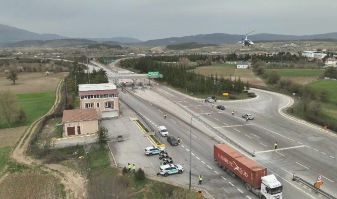 Bolu semalarında ’cayrokopter’li takip: 120 bin lira ceza BOLU (İHA) – Bolu İl Jandarma Komutanlığı ekipleri, cayrokopter destekli