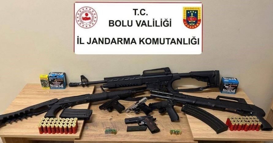 Bolu’da düğün magandalarına geçit yok: 7 silah ele geçirildi Bolu’da düğün sırasında havaya ateş açıldığını fark eden jandarma ekipleri,