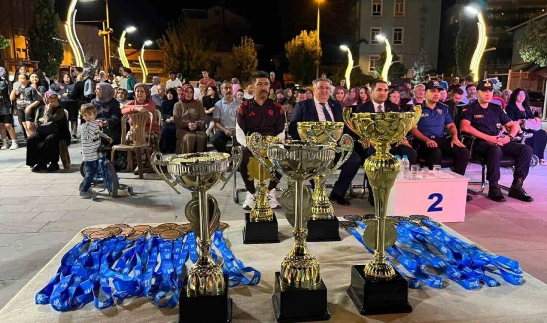 Bozkır’da genç sporcuların başarısı kutlandı Konya Büyükşehir Belediyesi tarafından düzenlenen ve bin 100 sporcunun katıldığı